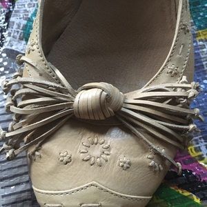 Aldo tasseled kitten heeled shoe